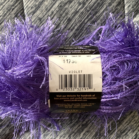 Lion brand Yarn Fun Fur - Picture 5 of 7